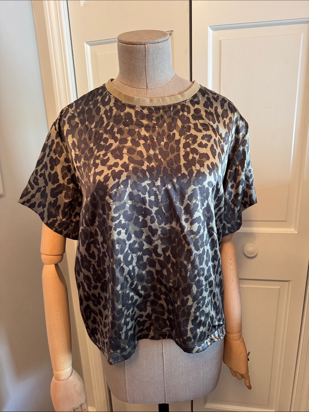 ATM Leopard Print Silk Short Sleeve Top - Olive/Brown